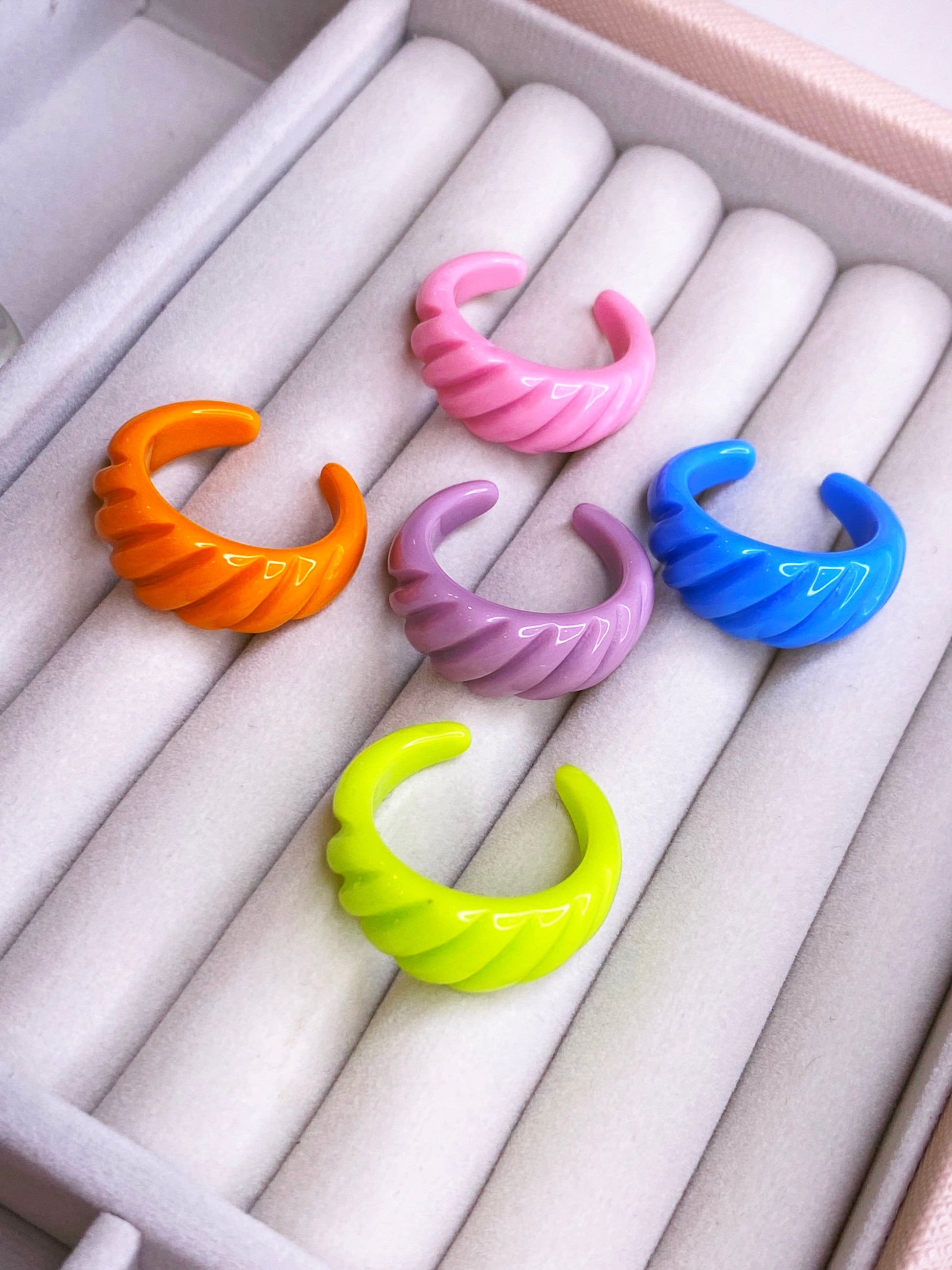 Twizzler Ring