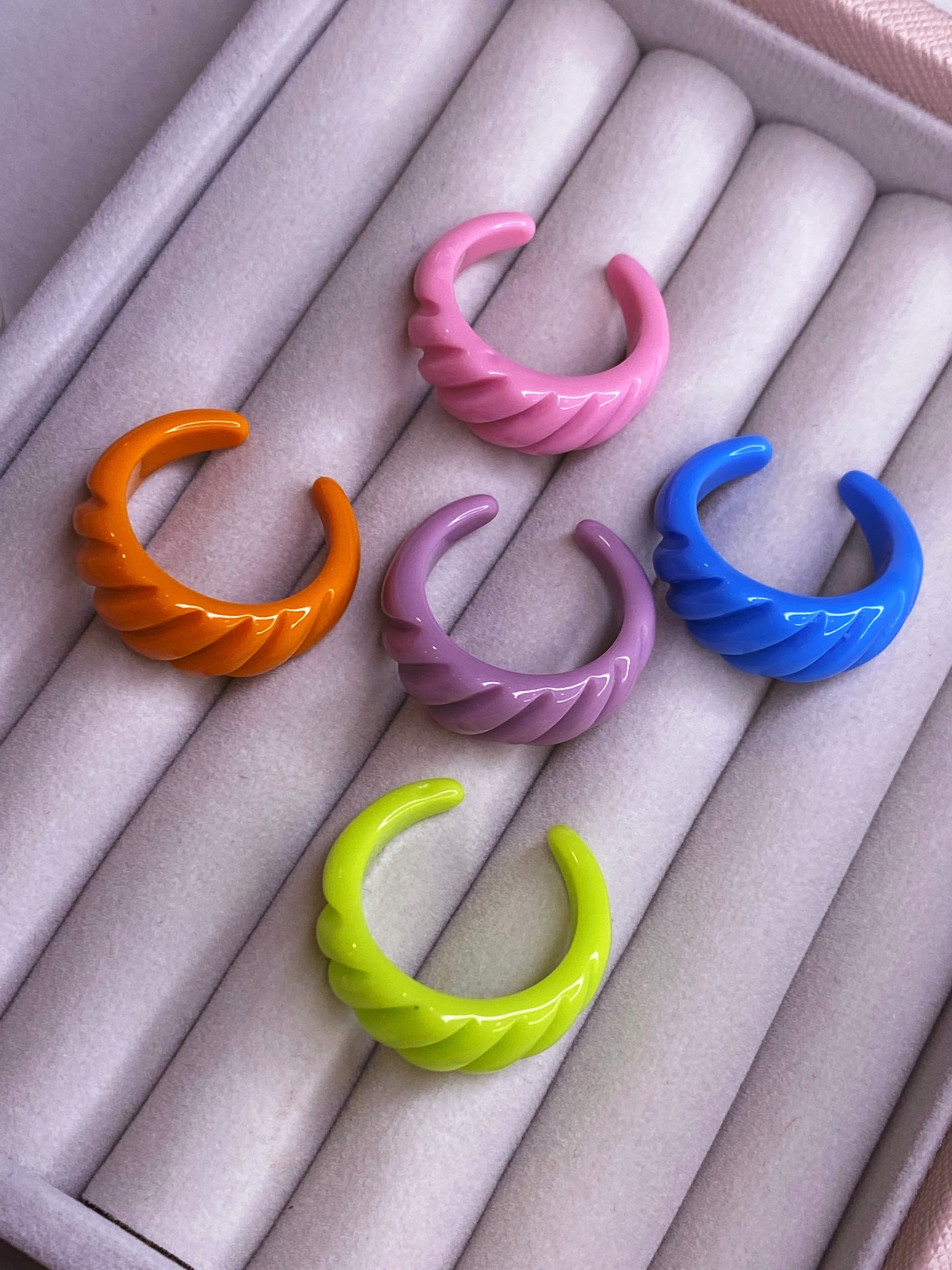 Twizzler Ring