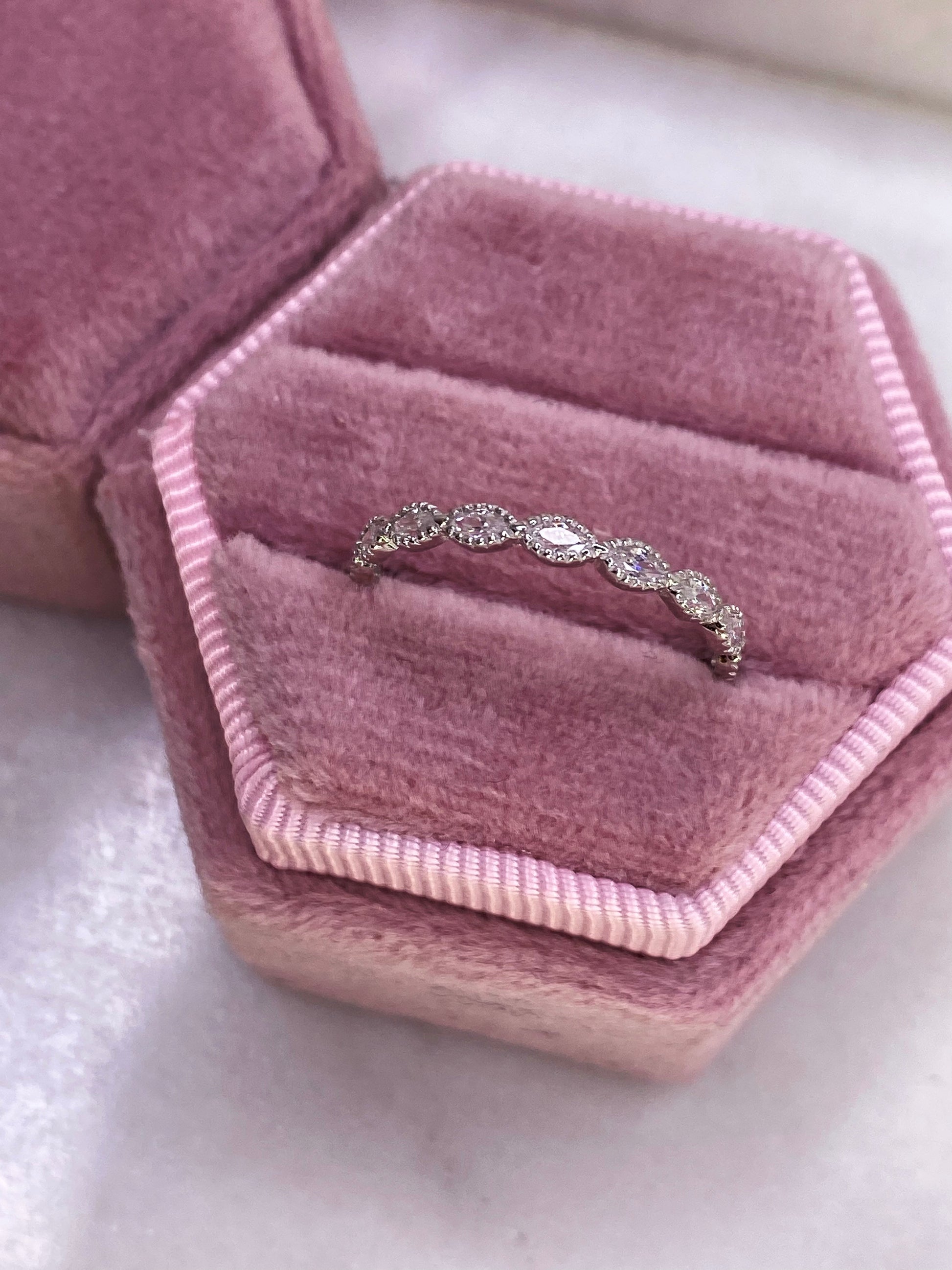 Lola Mid Finger Ring