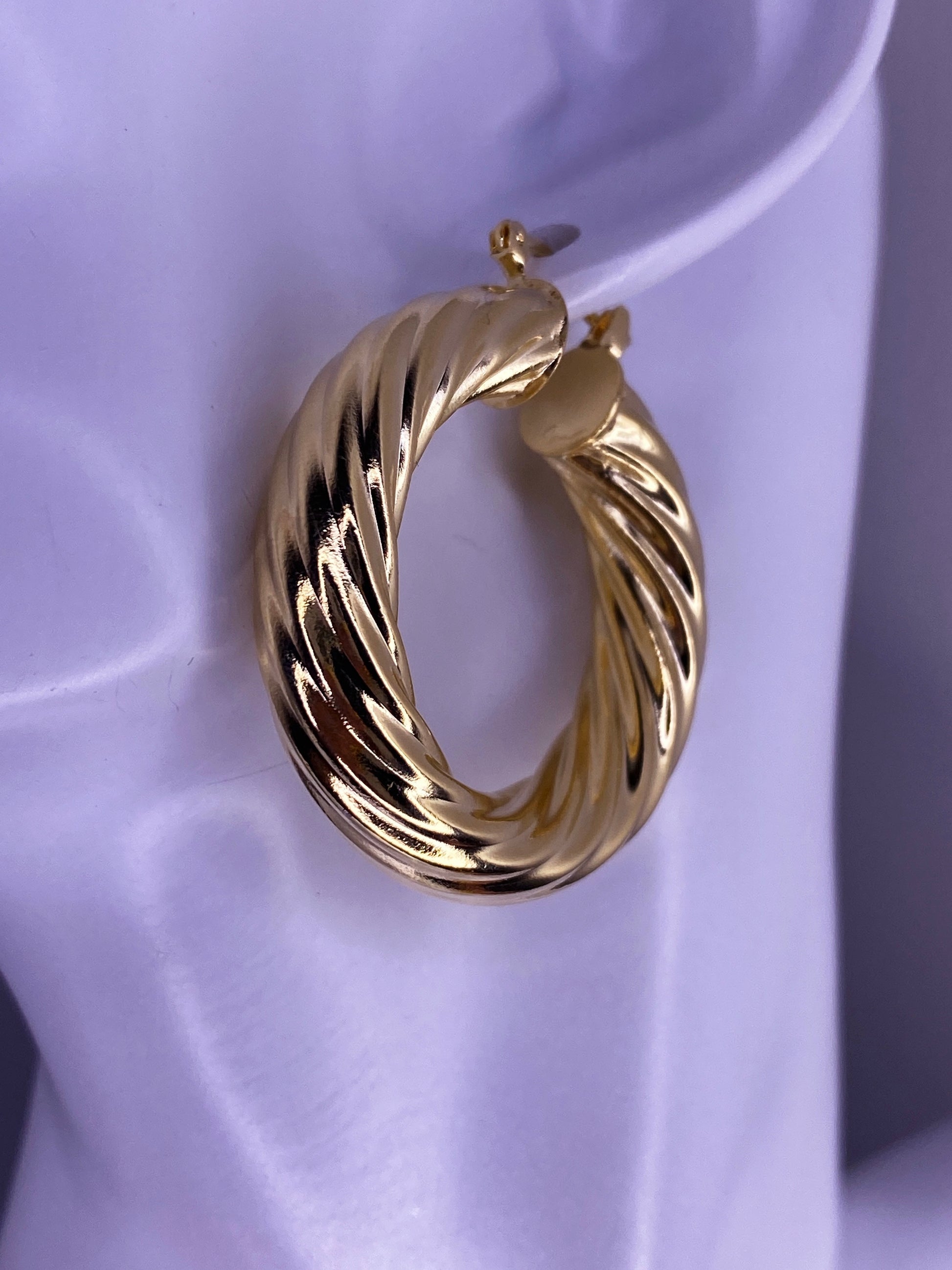 Lizzy Hoops